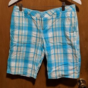 Nollie size 9 Bermuda style plaid shorts